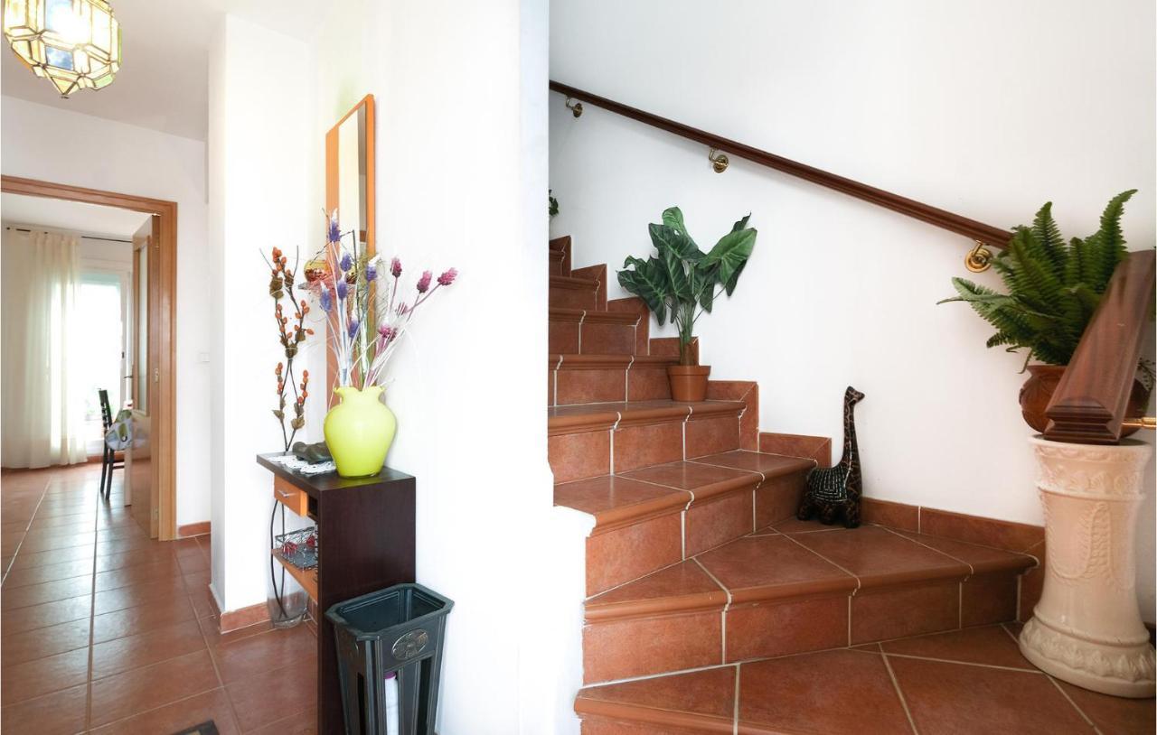 3 Bedroom Awesome Home In La Algaba Екстер'єр фото