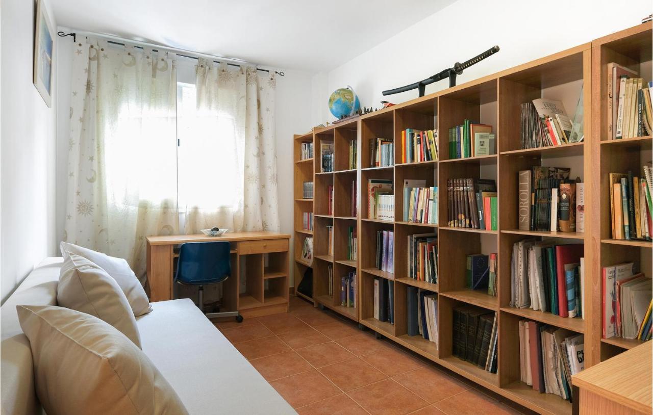 3 Bedroom Awesome Home In La Algaba Екстер'єр фото